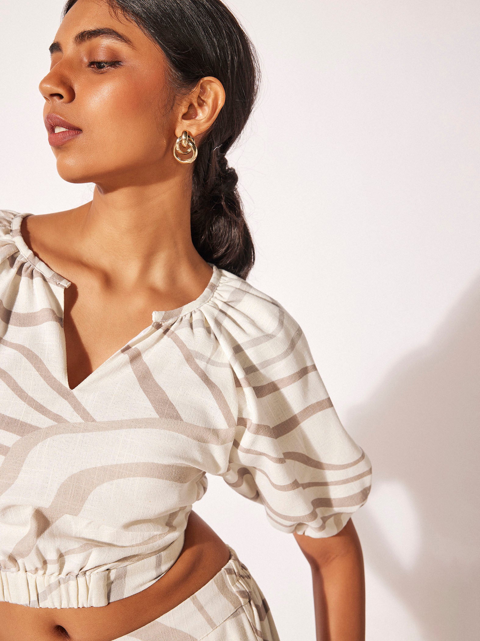 Abstract Wavy Print Linen Top