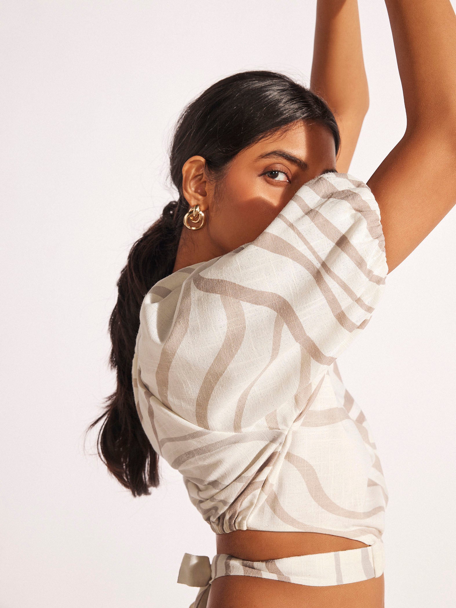 Abstract Wavy Print Linen Top