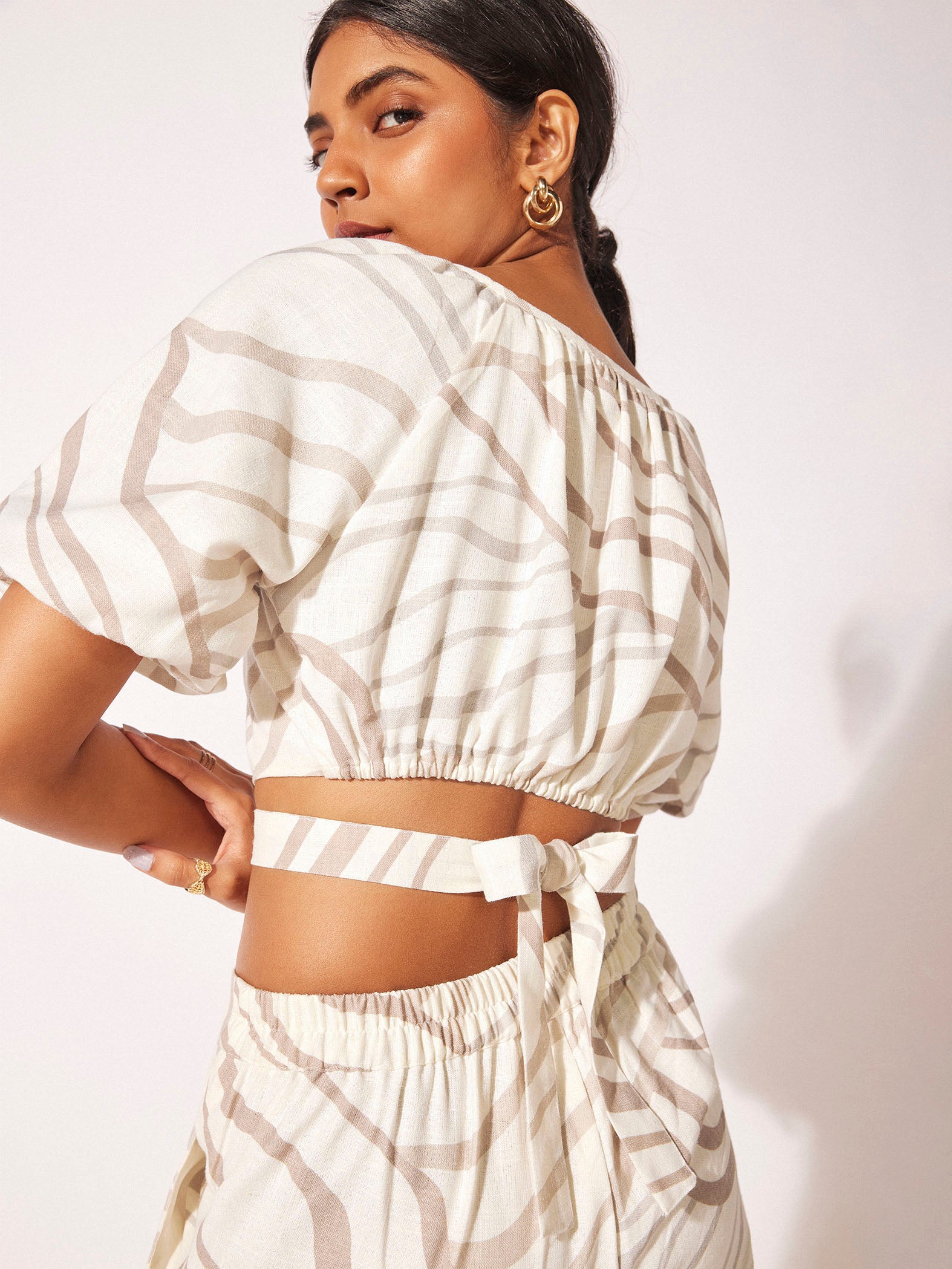 Abstract Wavy Print Linen Top
