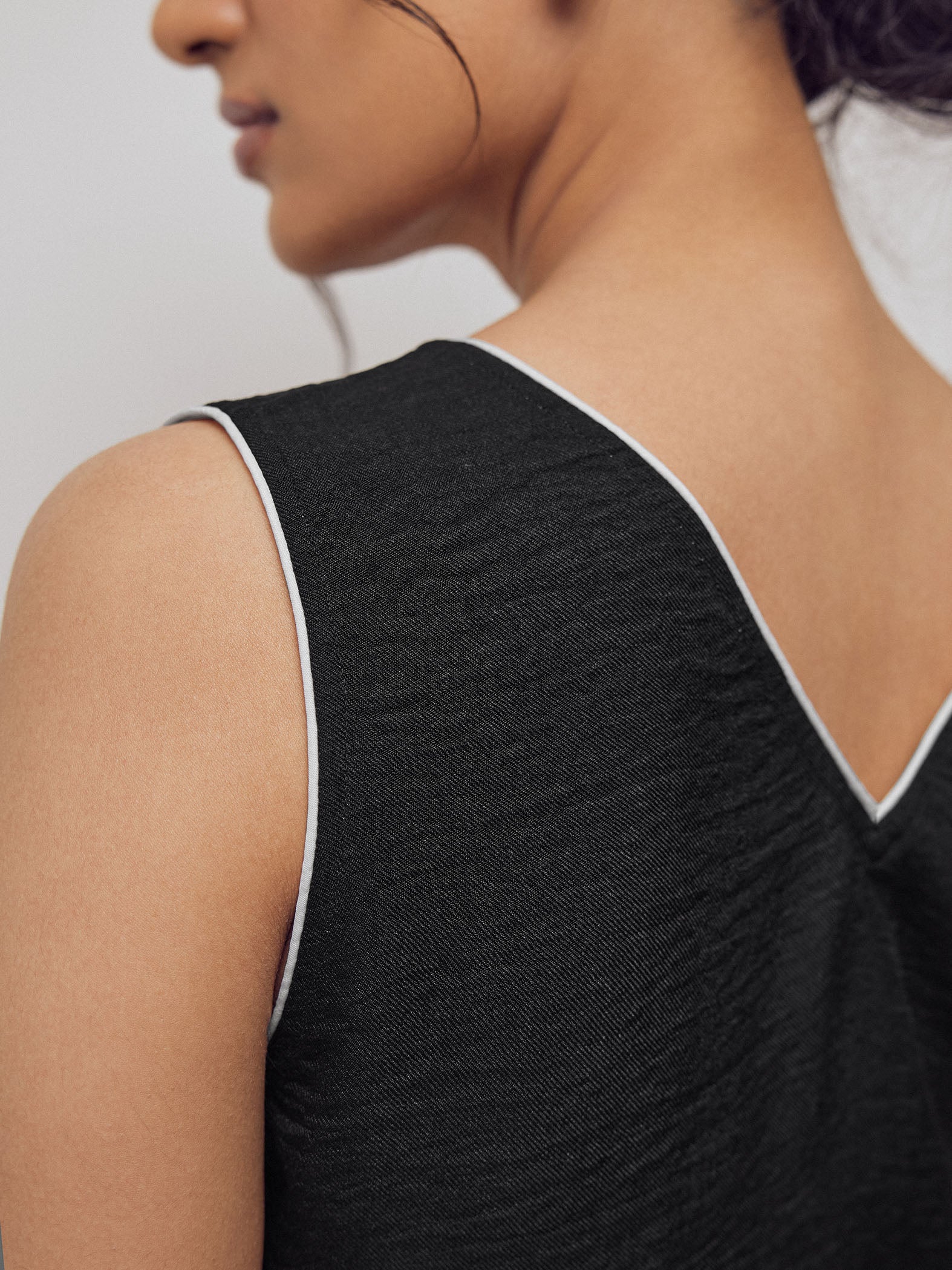 Black Contrast Piping Godet Top