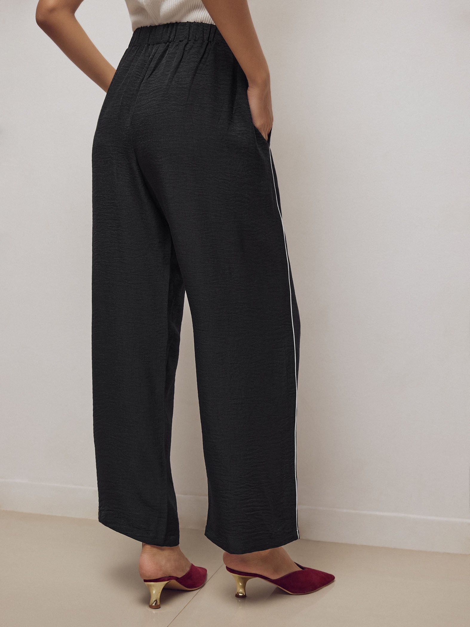 Black Contrast Piping Pants