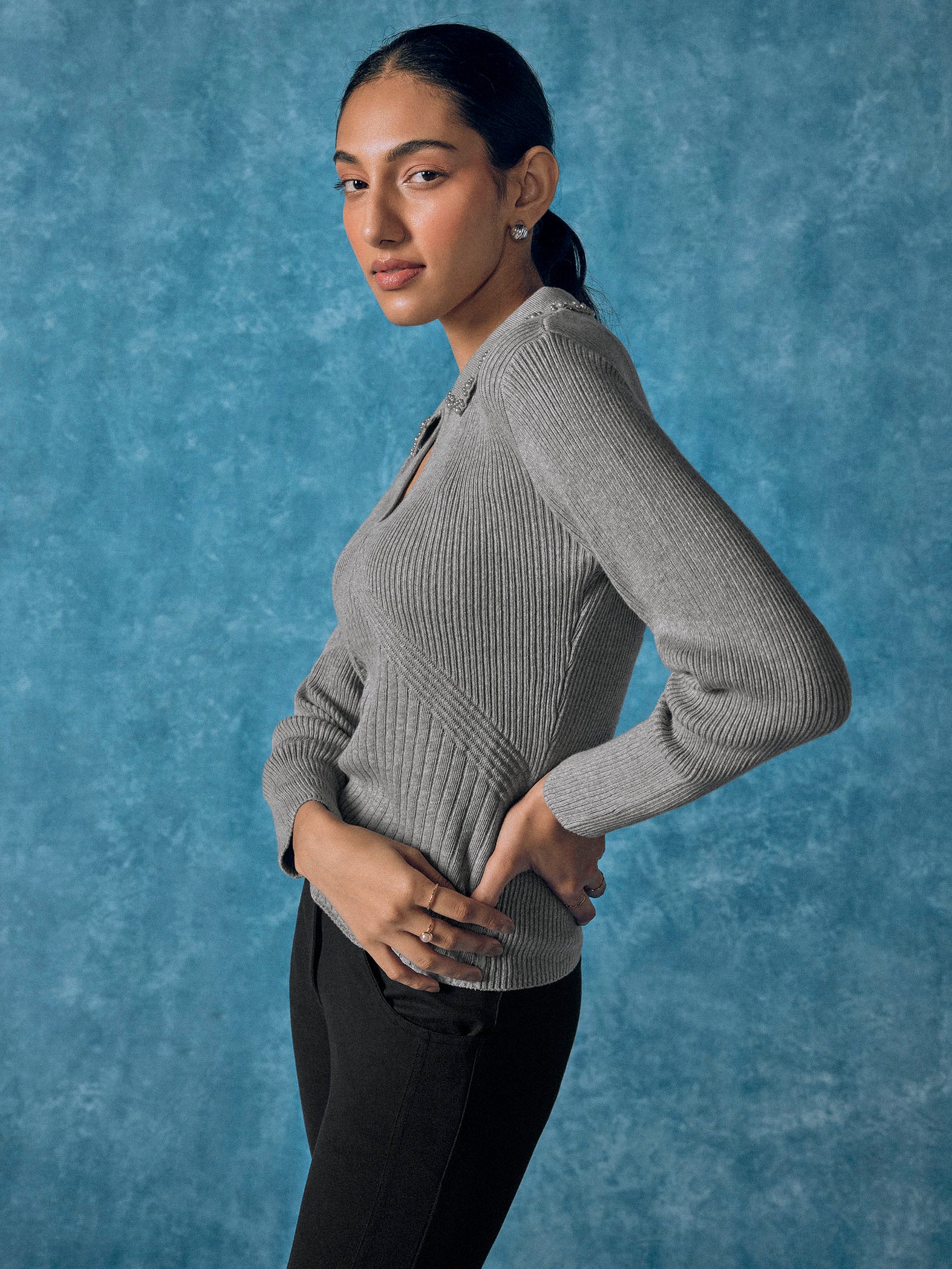 Cloud Pearl Collar Knit Top