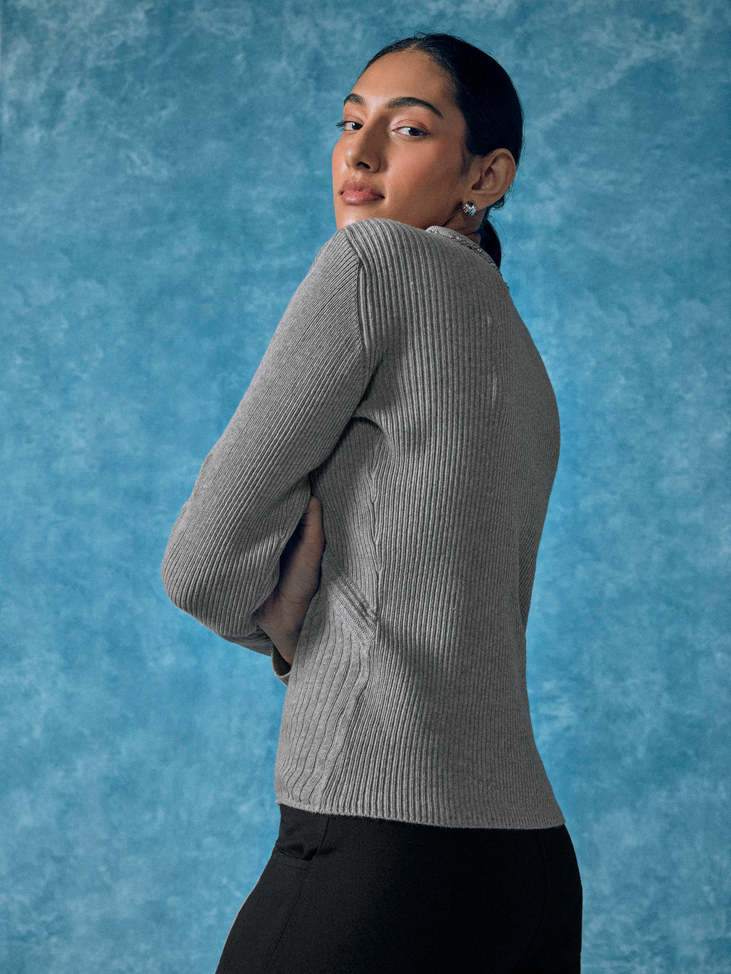 Cloud Pearl Collar Knit Top