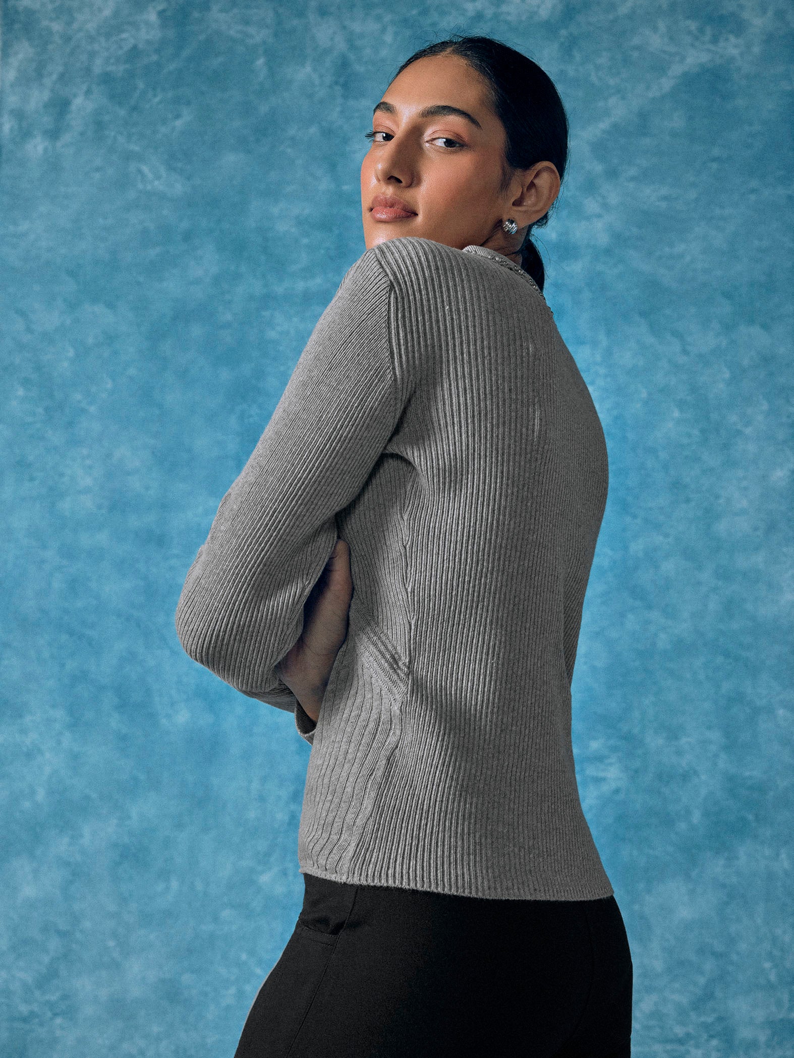 Cloud Pearl Collar Knit Top