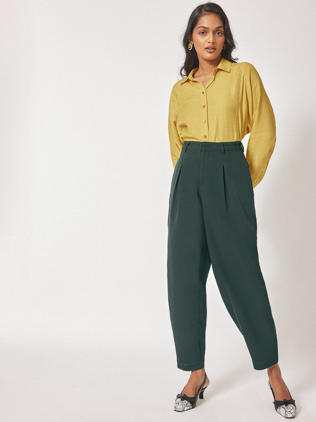 新品未使用 BELPER PLEATED PANTS（GREEN) Thyme green pleated trousers - Mid-high waist