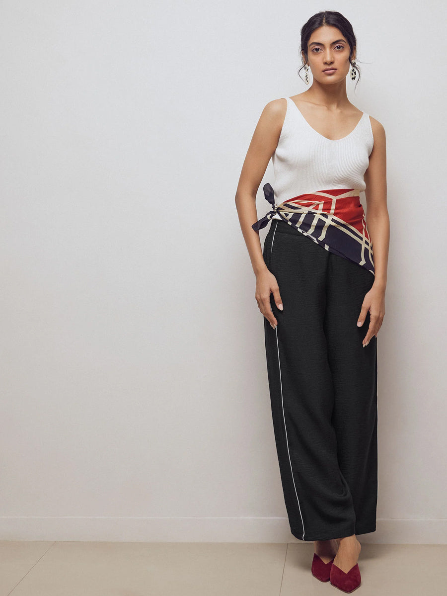 Black contrast piping pants