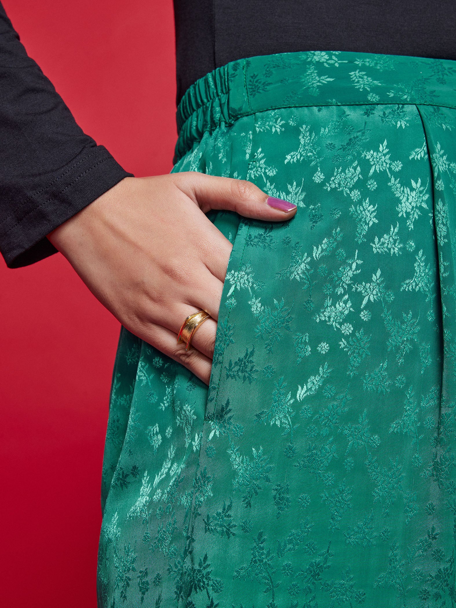 Evergreen Jacquard Pleated Pants