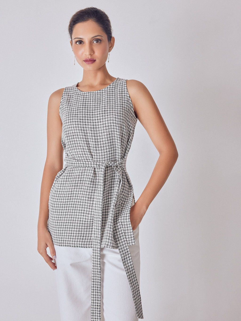 Grey & White Houndstooth Tie Top