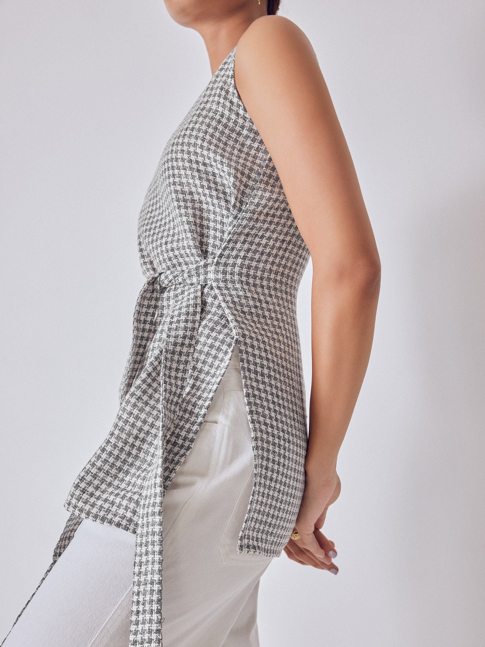 Grey & White Houndstooth Tie Top