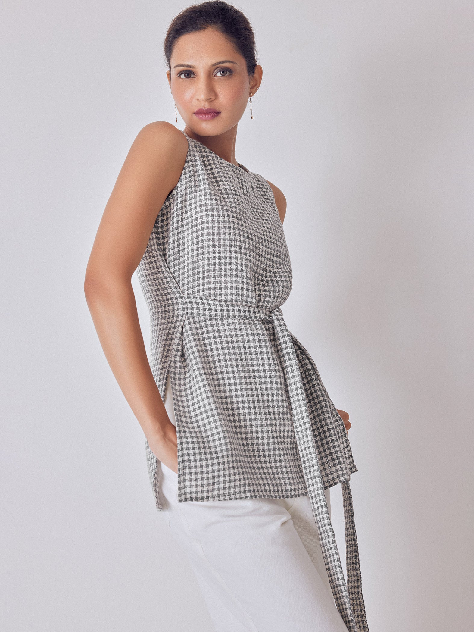 Grey & White Houndstooth Tie Top