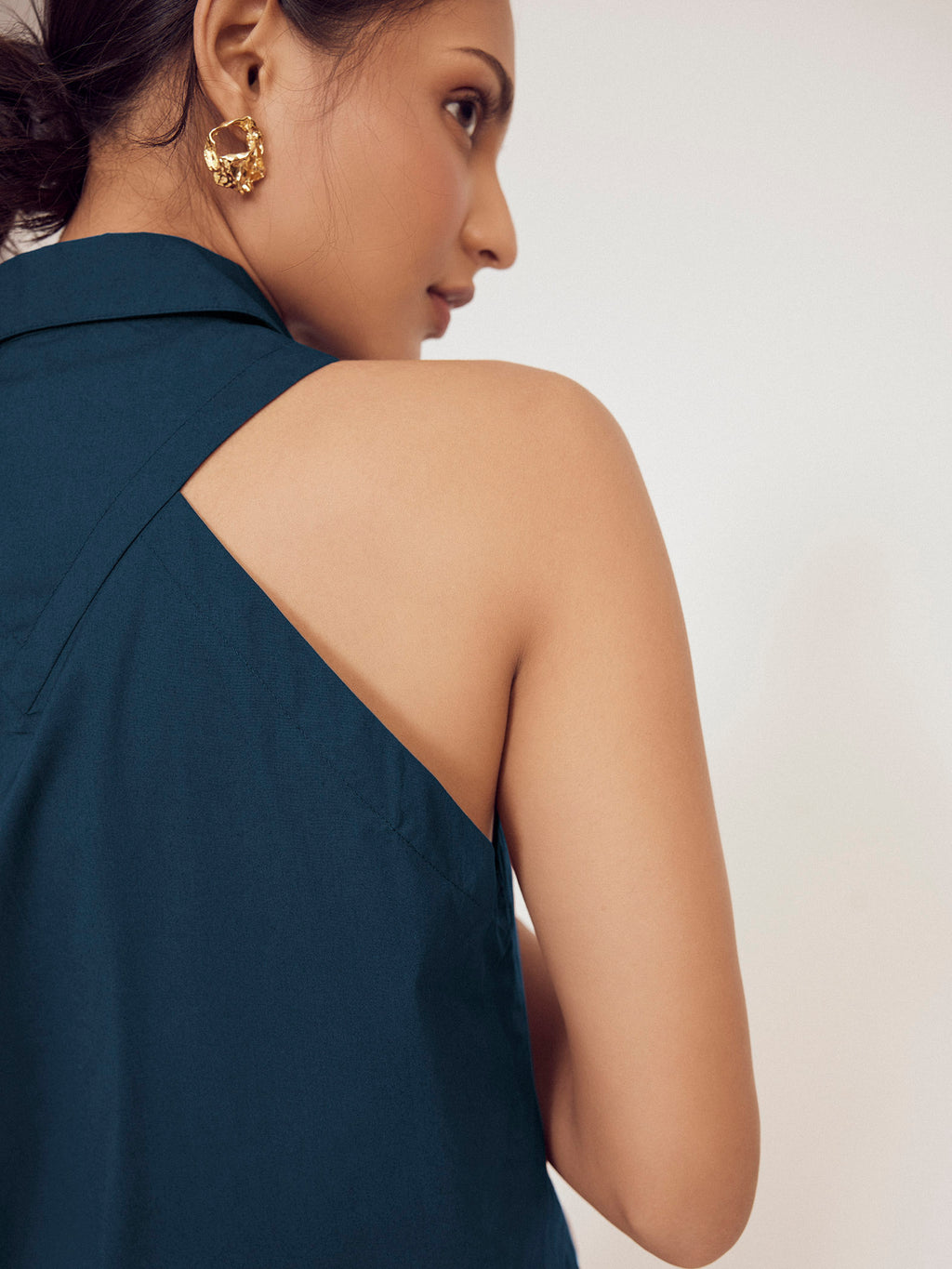 Ink Pin Collar Sleeveless Shirt