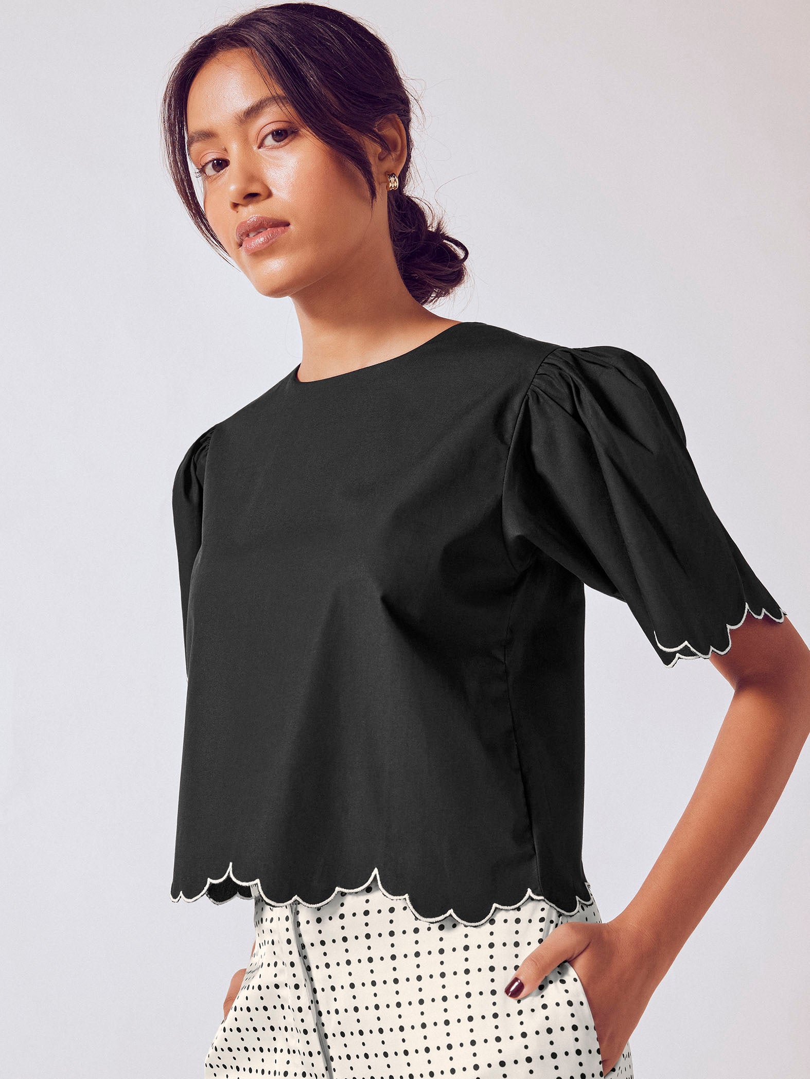 Monochrome Scallop Detail Top