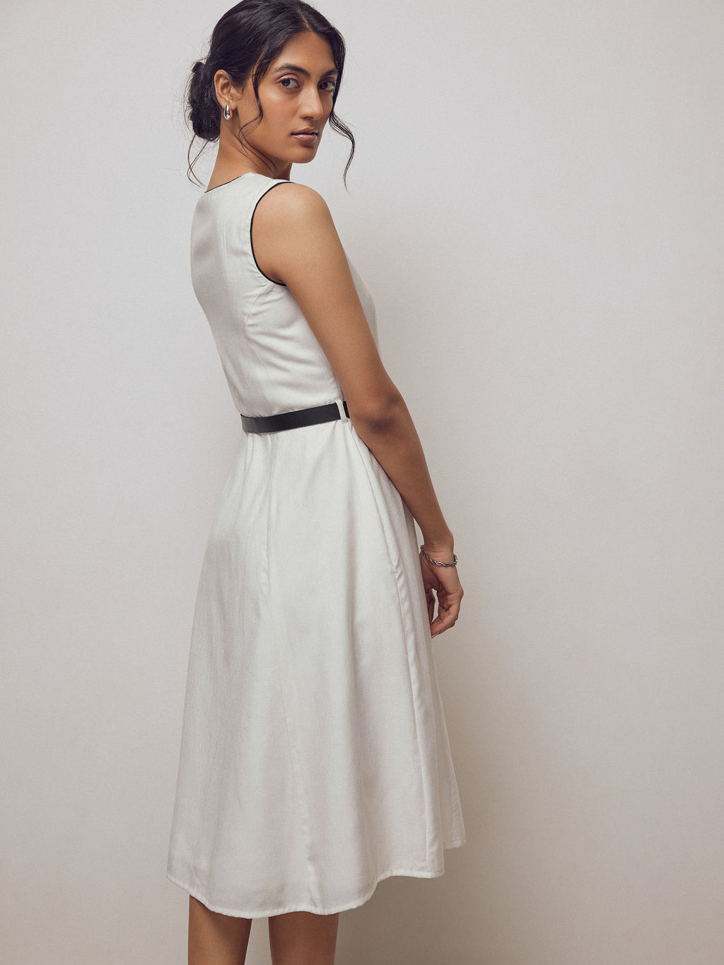 White Contrast Piping Dress – The Label Life