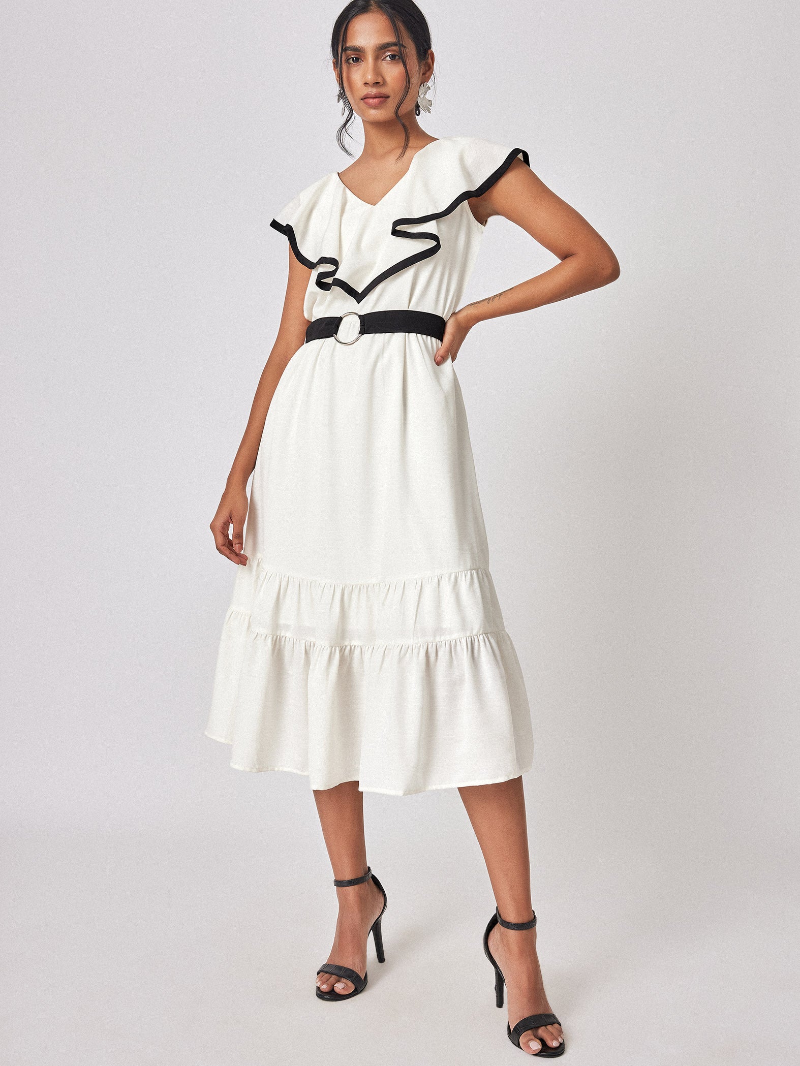 White Contrast Piping Tiered Dress