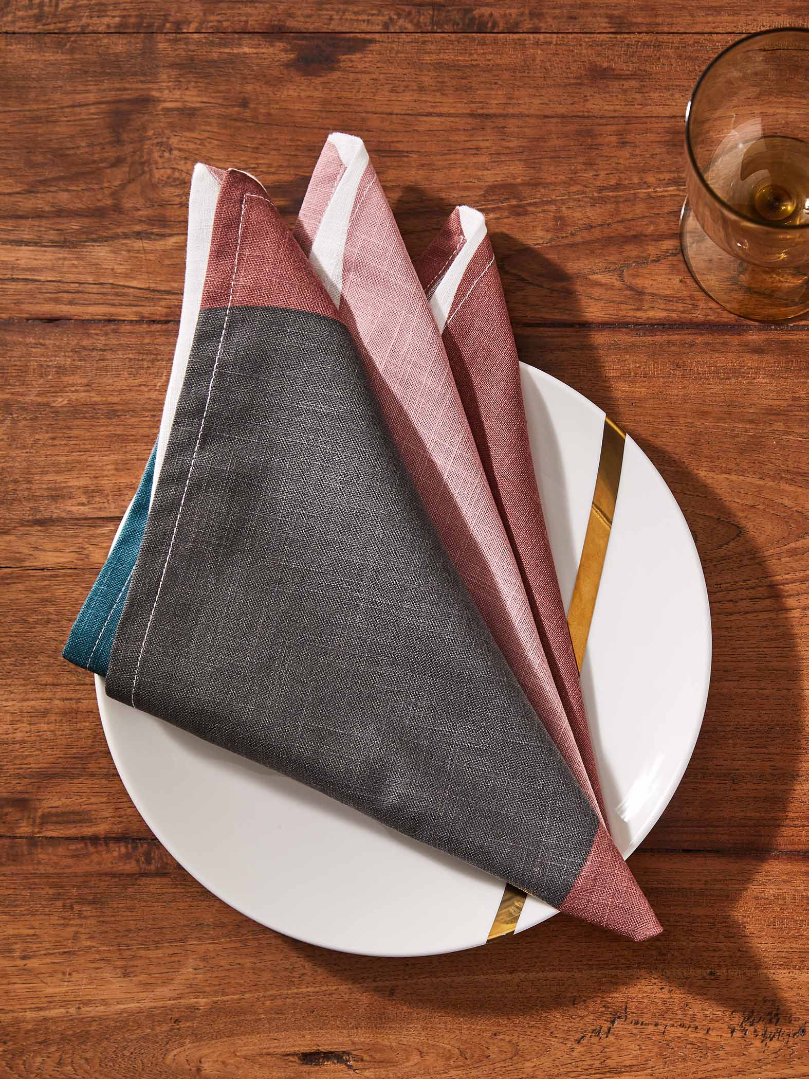 White Circle Napkin Set