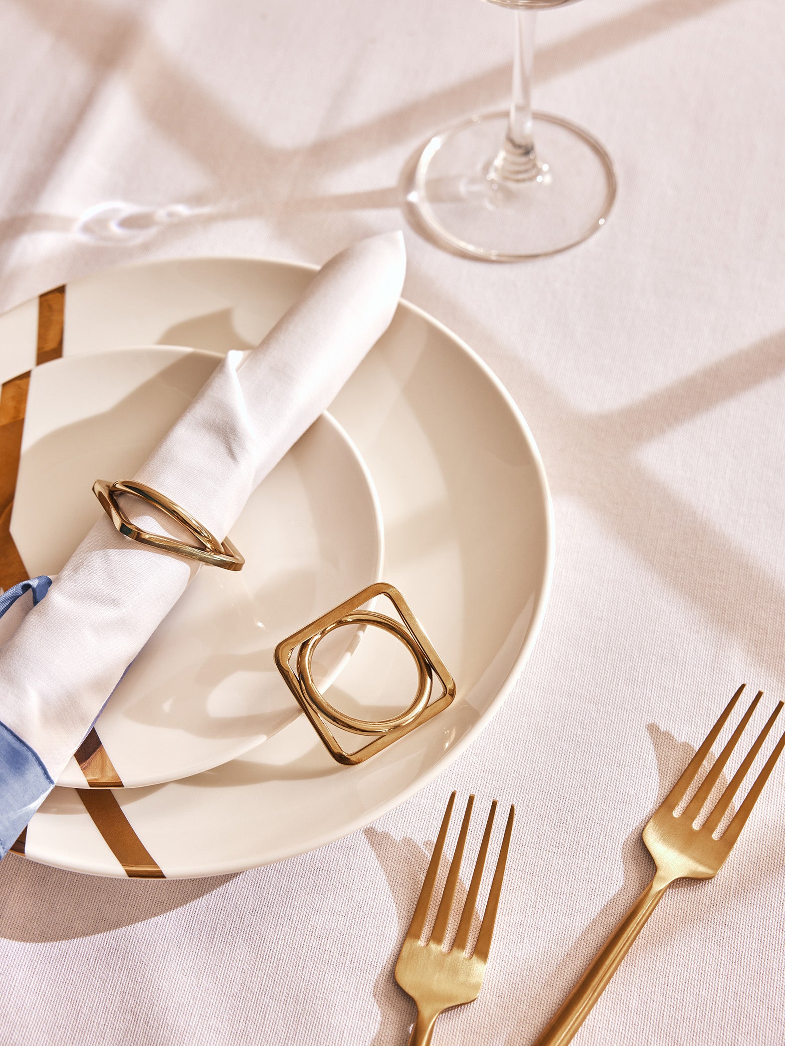 Gold Geometric Napkin Ring Set