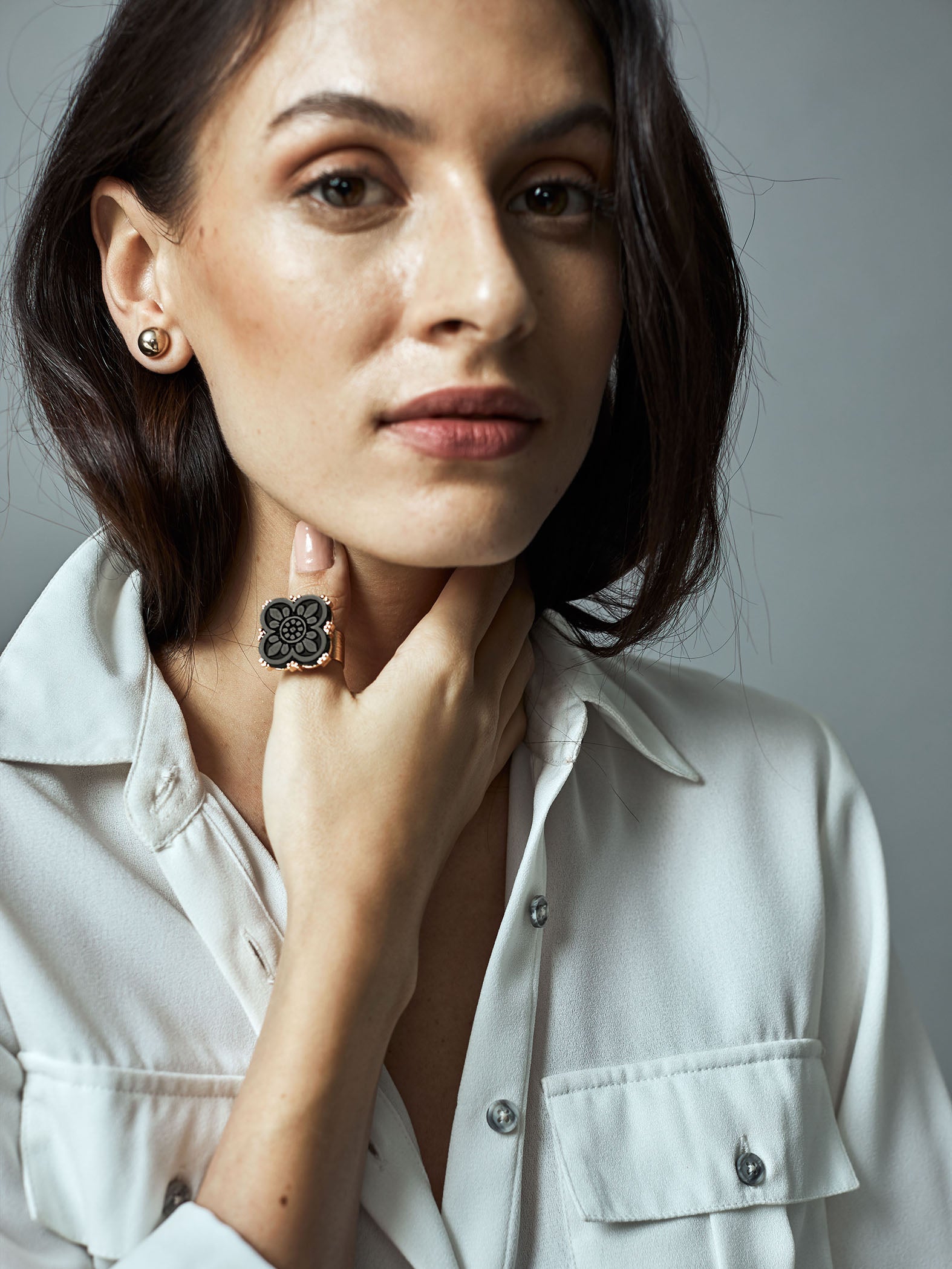 Gold Onyx Flower Ring