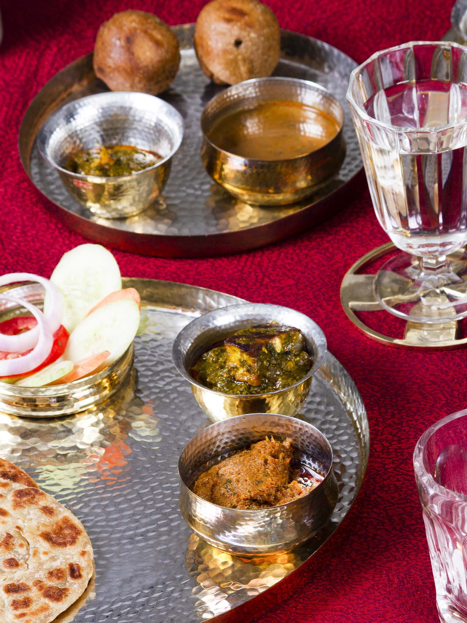 Hookka Brass Kalai Thaali Medium by AnanTaya