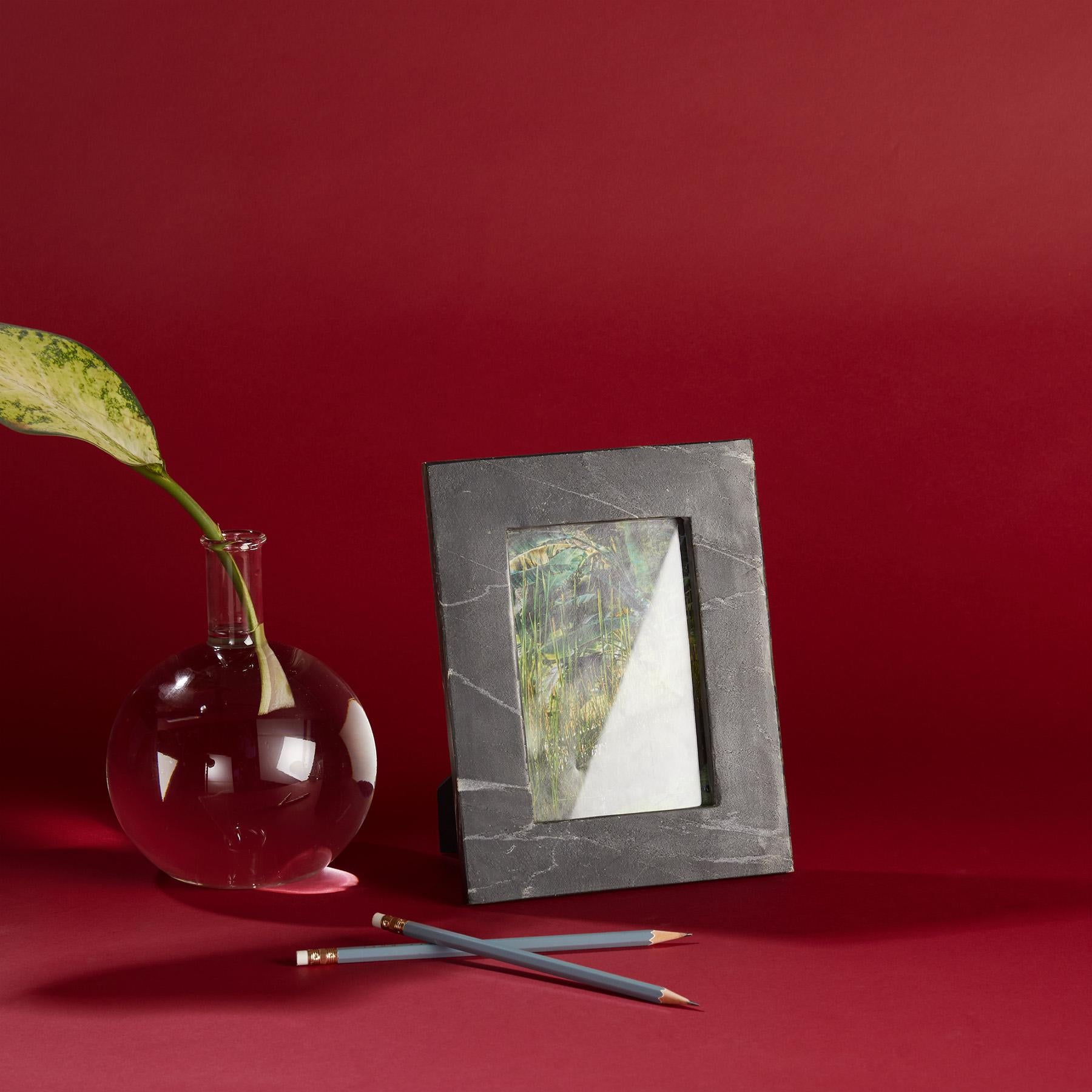 Black Marble Photo Frame