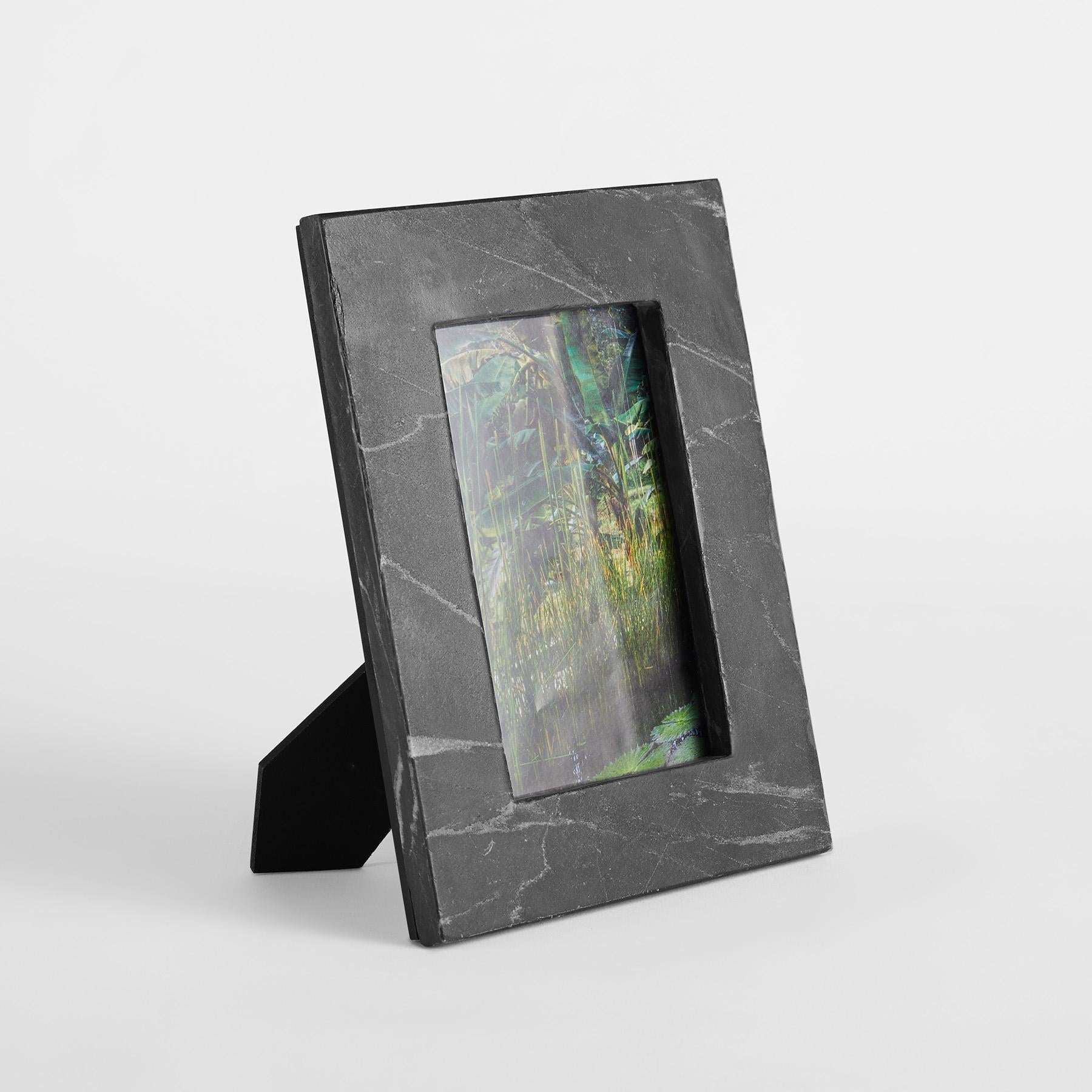 Black Marble Photo Frame